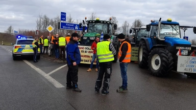 Die Blockade-Aktionen der Landwirte - wie hier im Landkreis Neustadt/Aisch-Bad Windsheim - wurden im Voraus kommuniziert. (Foto: Johannes Zimmermann)