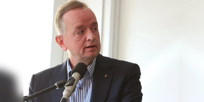 Macht sich Sorgen wegen Donald Trumps „unvergleichlicher Wankelmütigkeit“: Oberbürgermeister Thomas Deffner. (Foto: Martina Kramer)