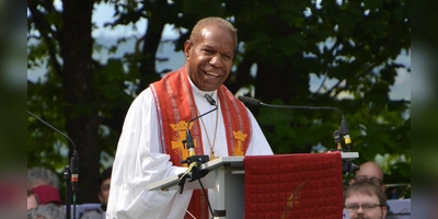 Bischof Dr. Jack Urame der Evangelisch-Lutherischen Kirche Papua-Neuguinea hielt die Predigt. (Foto: Peter Tippl)