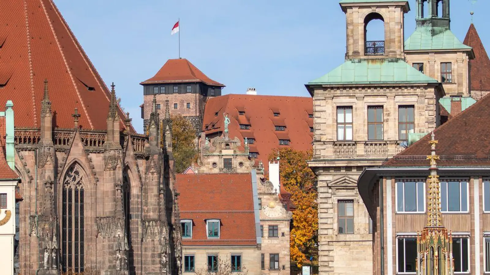Die Stadt Nürnberg musste eine Sperre über ihren Kommunalhaushalt verhängen. (Archivbild) (Foto: Daniel Karmann/dpa)