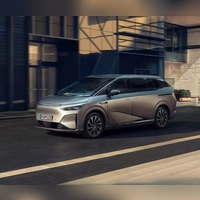 Mit dem X9 liefert Xpeng eine elektrische Großraumlimousine mit schneller Ladetechnik und futuristischem Design.  (Foto: Xpeng/dpa-tmn)