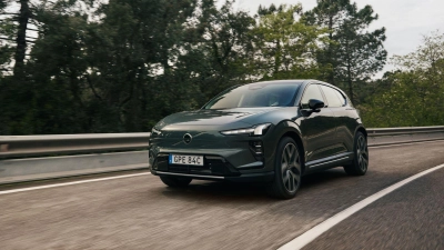 Das Elektro-SUV EX60 von Volvo soll im Juli zu Preisen ab 62.990 Euro in den Handel kommen. (Foto: Volvo/dpa-tmn)