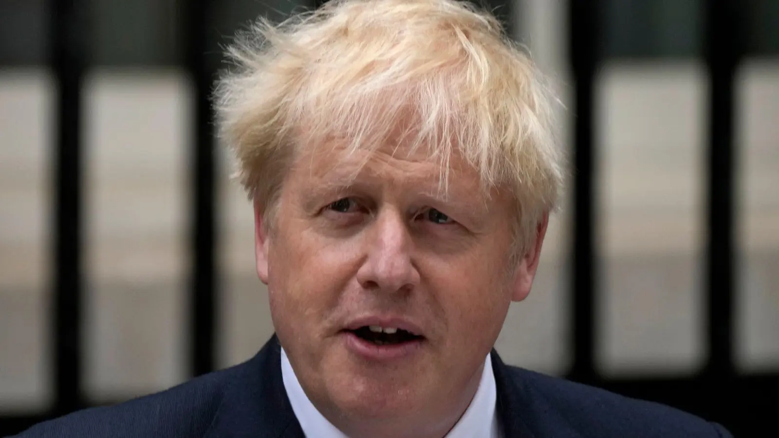 Lässt seine Anwaltskosten von bisher mehr als 220.000 Euro vom Staat bezahlen: Boris Johnson. (Foto: Frank Augstein/AP/dpa)