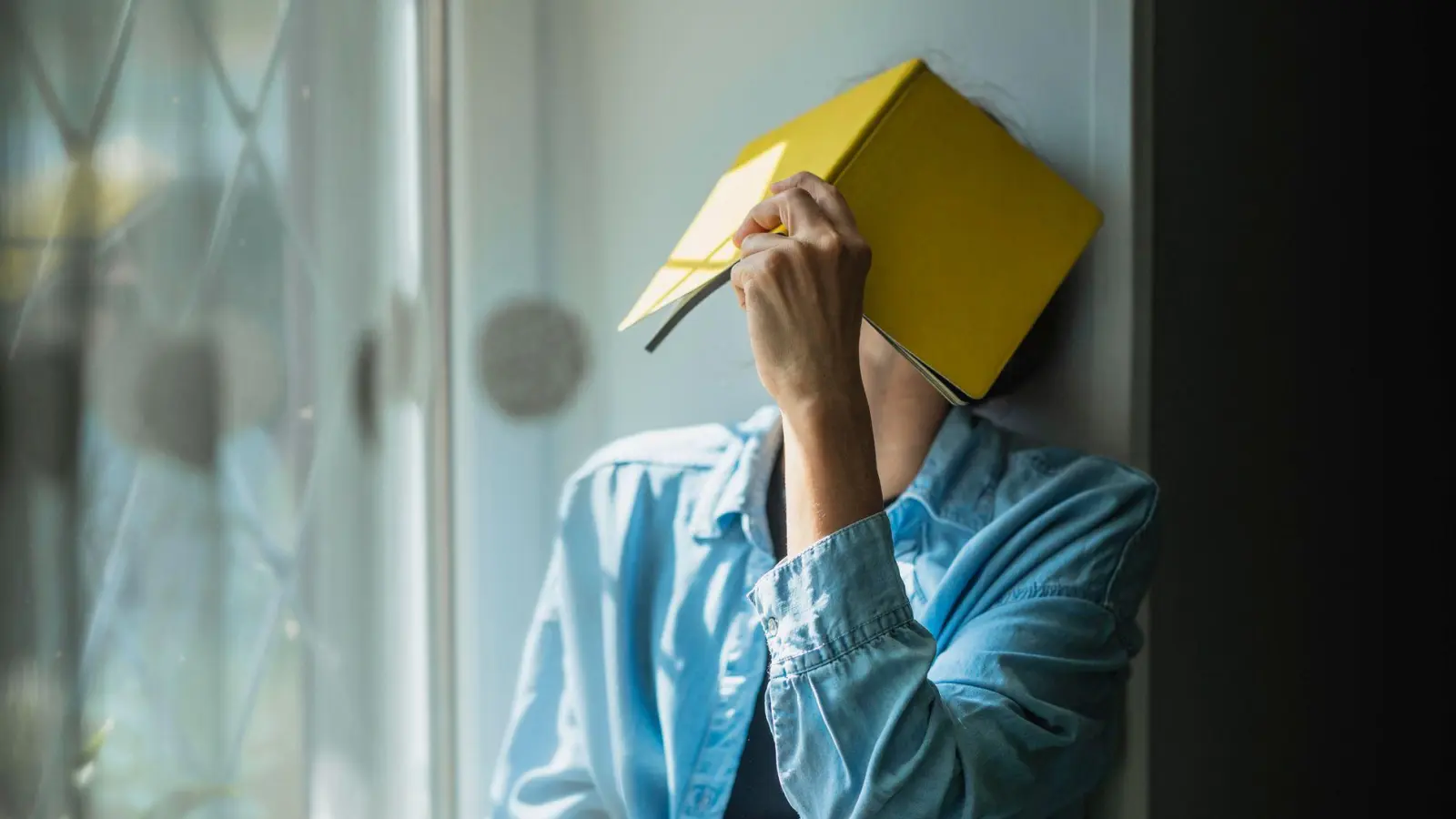 Aus dem Kopf aufs Papier: Tagebuchschreiben tut der Seele gut. (Foto: Anastasiya Amraeva/dpa-tmn)