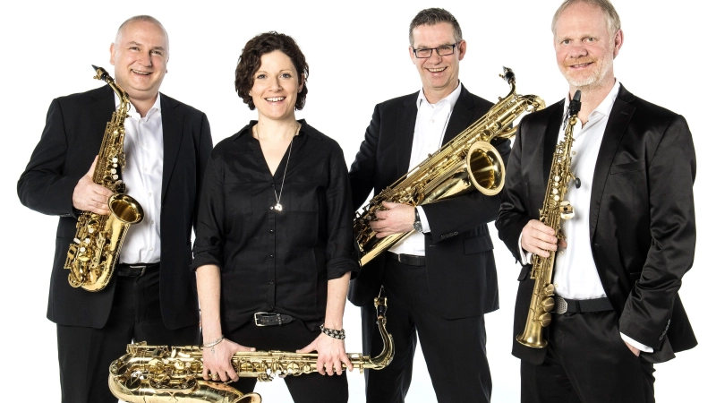 Vier Musiker, vier (verschiedene) Saxophone — das Ensemble „Vierfarben Saxophon” bereichert im Frühjahr die Konzertreihe im großen Ahnensaal, mit einem Schwerpunkt auf George Gershwin. (Foto: Katrin Heyer)