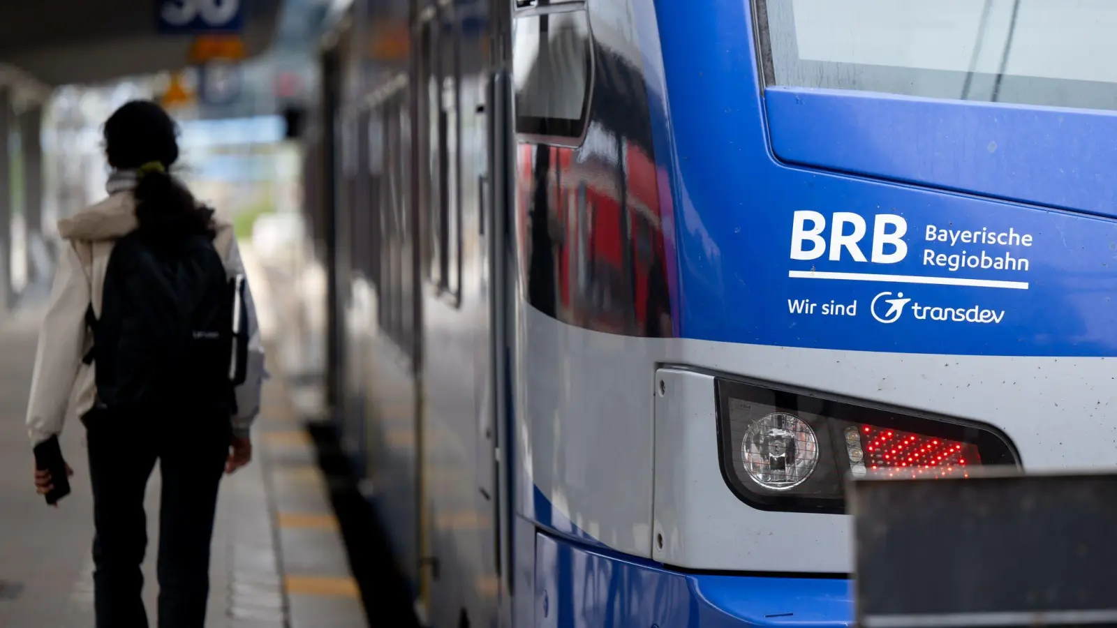 Der Zugverkehr zwischen Kreuzstraße und Westerham kann wieder aufgenommen werden.  (Foto: Sven Hoppe/dpa)