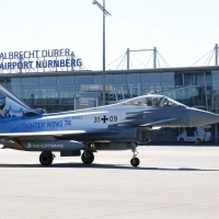Eurofighter-Kampfjets der Luftwaffe trainieren derzeit am Flughafen Nürnberg die Zusammenarbeit mit zivilen Strukturen. (Foto: Daniel Löb/dpa)