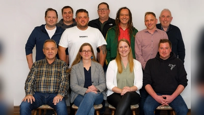 Mit diesem Team tritt die Bürgerliste Wieseth bei der Kommunalwahl an (vorne, von links:) Walter Kollmar, Anja Kirchberger, Bianca Beck und Matthias Haag sowie (hinten, von links) Christoph Krauß, Michael Buckel, Markus Deffner, Jürgen Keitel, Maximilian Sorg, Bernd Hiller und Dr. Hans Lutz. Auf dem Bild fehlt Norbert Sindel. (Foto: Josef Pfahler)