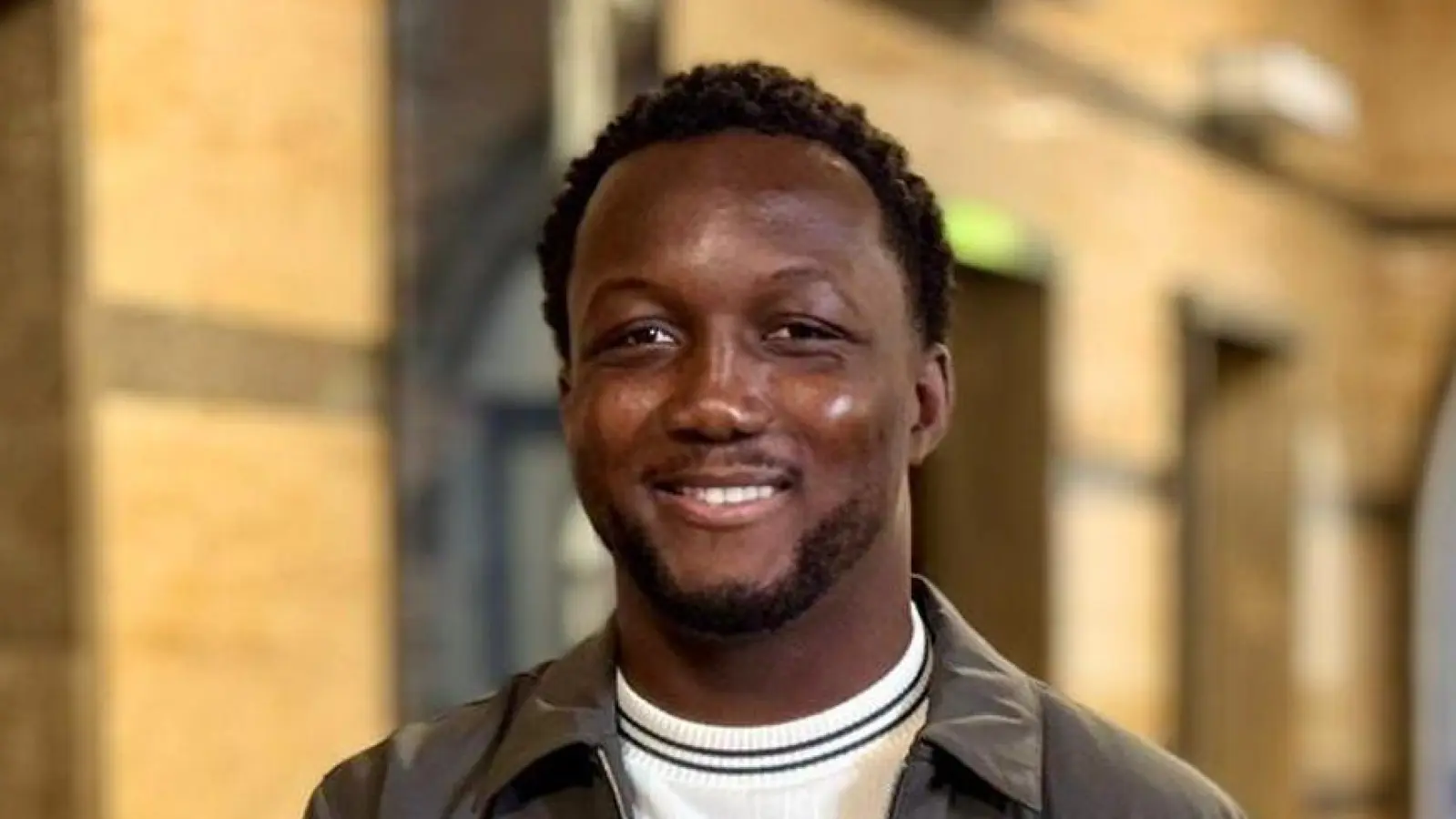 Der Boxprofi Abass Baraou mit dem Interimsweltmeistertitel des Verbands WBA. (Foto: --/Wasserman Boxing/dpa)