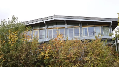 Das Förderzentrum St. Laurentius in Neuendettelsau braucht eine Generalsanierung. Der Träger Diakoneo und die Regierung von Mittelfranken sind sich nicht einig darüber, wer daran schuld ist, dass der Sanierungsstau entstand.  (Foto: Antonia Müller)