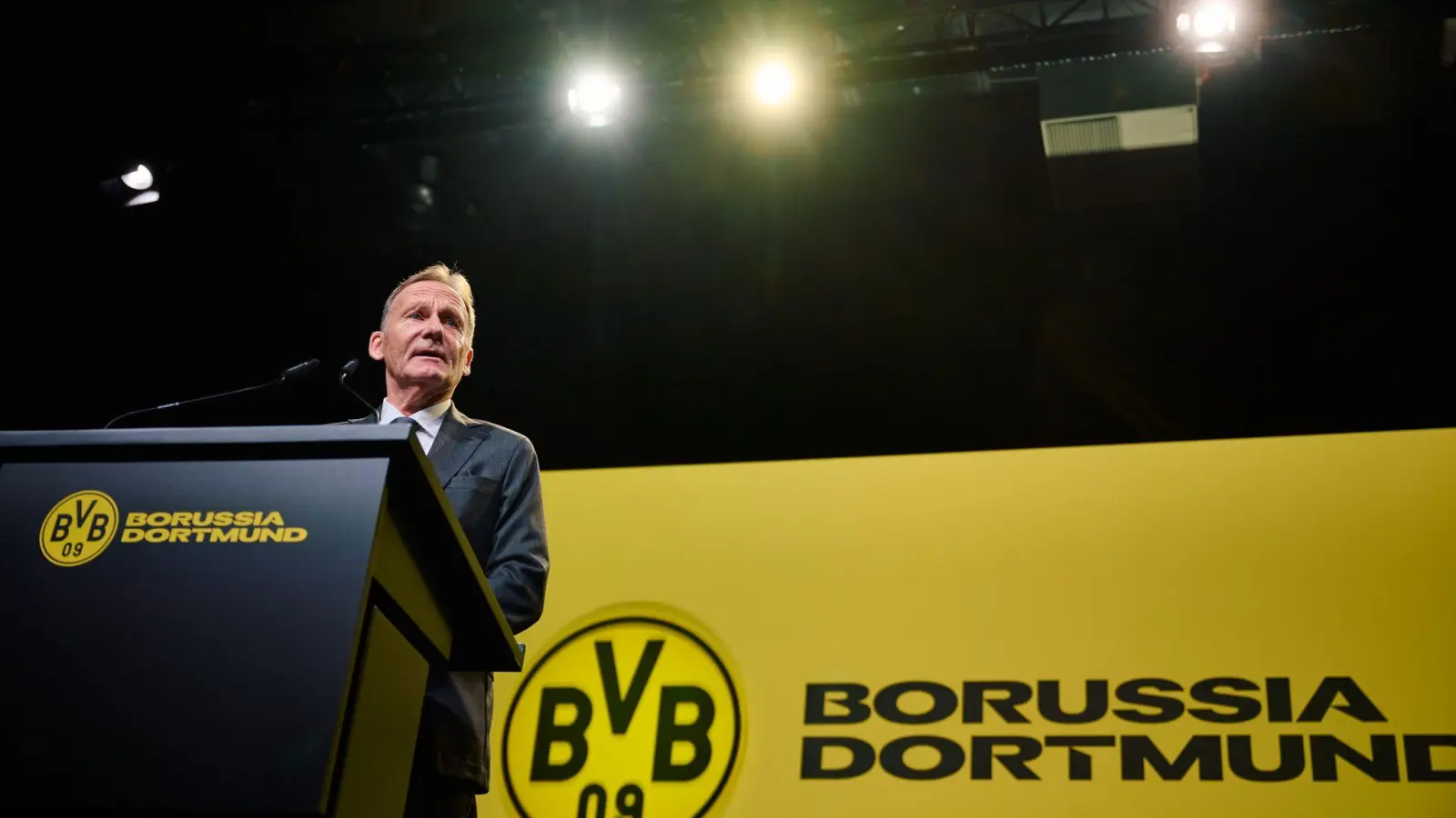BVB-Geschäftsführer Hans-Joachim Watzke will Anfang des kommenden Jahres über seine Zukunft sprechen. (Foto: Bernd Thissen/dpa)