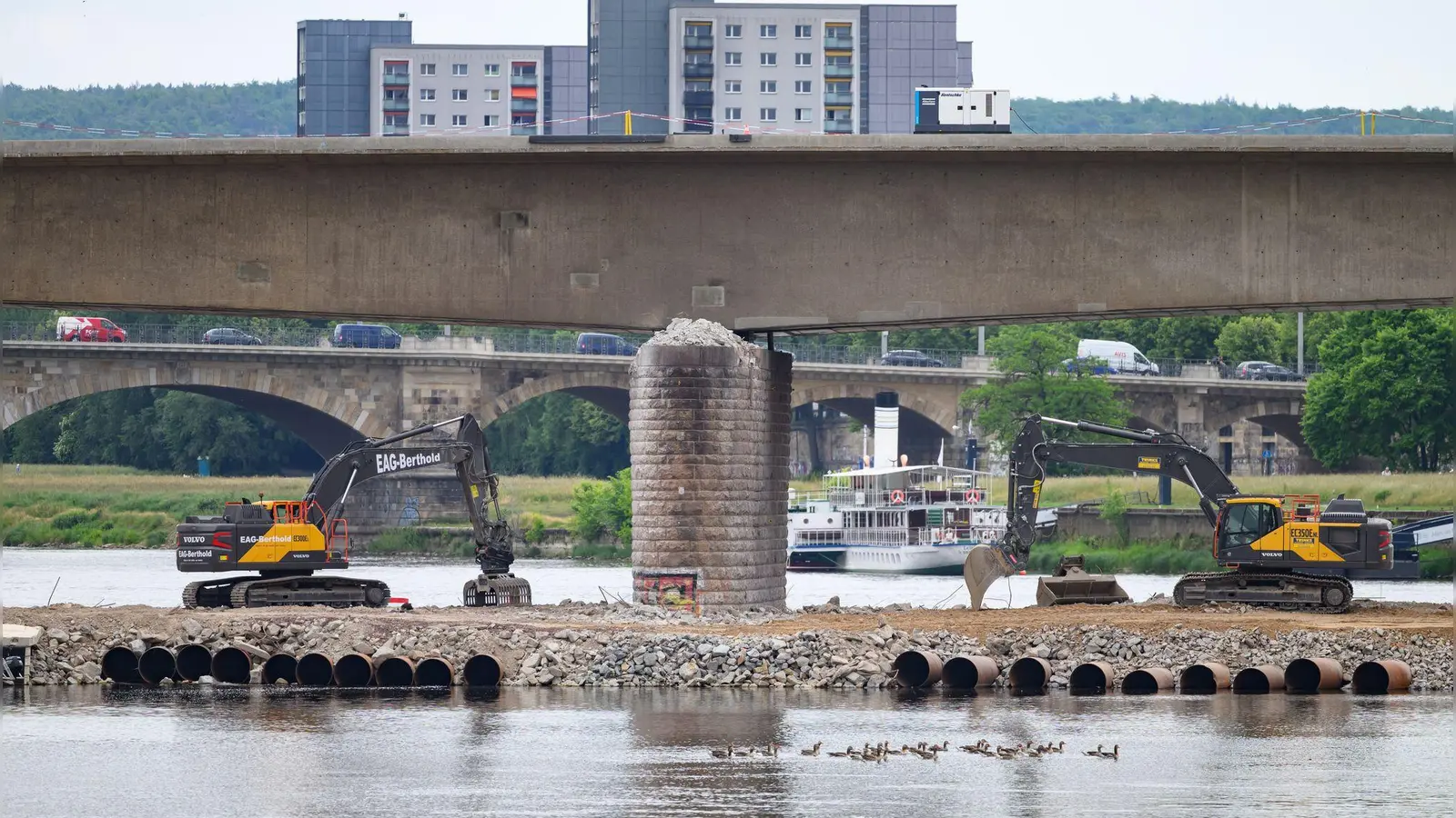 Brücken, Straßen, Energienetze: Die deutsche Infrastruktur soll mit Milliardenschulden modernisiert werden. (Archivbild) (Foto: Robert Michael/dpa)