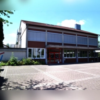Die Grundschule Lipprichhausen-Gollhofen wird wohl ab dem Winter 2027 saniert. Die Vorbereitungen dafür nehmen jetzt so richtig Fahrt auf.  (Foto: Gerhard Krämer)