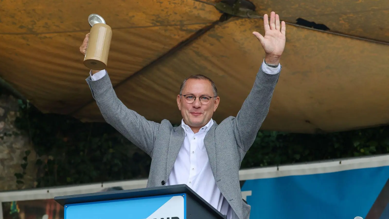 Der AfD-Chef sieht seine Partei auf dem Weg zur Macht. (Foto: Daniel Löb/dpa)