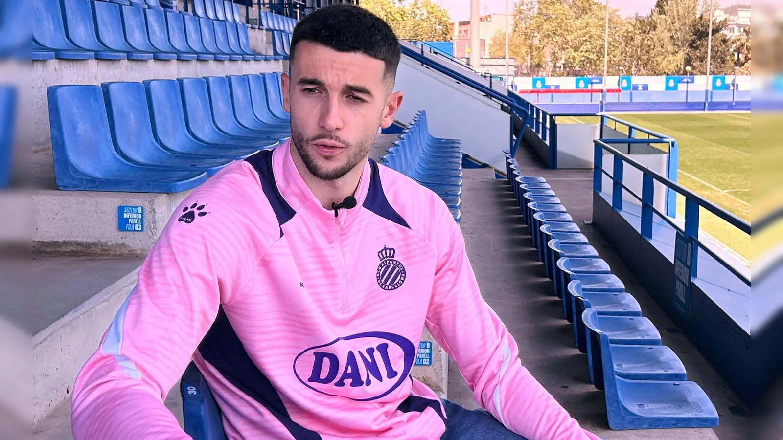 Er ist der neue Konkurrent vor Marc-André ter Stegen.   (Foto: Joseph Wilson/AP/dpa)