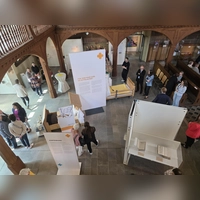 Die Schau im Museum Kirche in Franken in Bad Windsheim zeigt, dass das, was heute Care-Arbeit genannt wird, auch schon vor Jahrhunderten Teil eines gelebten Miteinanders war.  (Foto: Hans-Bernd Glanz)