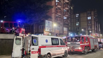 Beim Brand in einem Altenheim in der bosnischen Stadt Tuzla kamen mindestens elf Menschen ums Leben.  (Foto: Uncredited/AP/dpa)