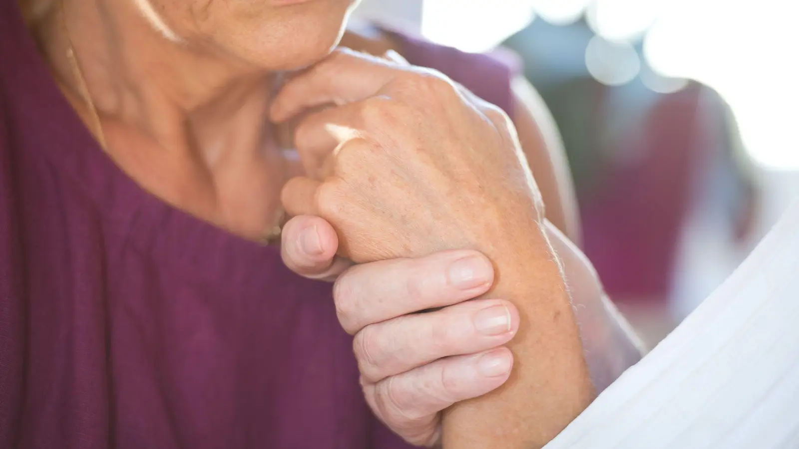 Nur für wenige Alzheimer-Patienten kommt die neue Behandlung infrage. (Foto: Daniel Naupold/dpa)