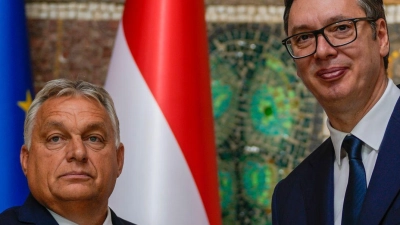 Ungarns Ministerpräsident Viktor Orban und Serbiens Staatspräsident Aleksandar Vucic pflegen gute Beziehungen. (Archivbild) (Foto: Darko Vojinovic/AP/dpa)