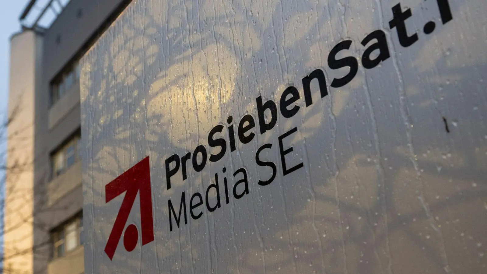 Der italienische MFE-Konzern hält nach eigenen Angaben nun über 75 Prozent der Anteile an dem deutschen Fernsehkonzern (Archivbild). (Foto: Lennart Preiss/dpa)