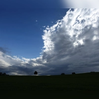Wolken ziehen auf in Bayern. (Archivbild) (Foto: Karl-Josef Hildenbrand/dpa)