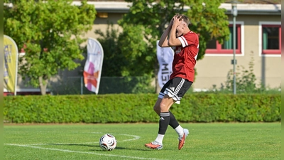 Chance vertan: Neuendettelsau (hier Louis Hirschmann in einem anderen Spiel) muss weiter auf den ersten Sieg warten.  (Foto: Martin Rügner)