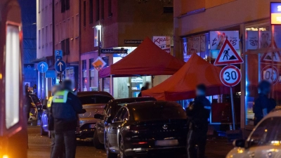 Bei Schüssen in der Nürnberger Südstadt war im vergangenem Oktober ein Mann ums Leben gekommen, ein weiterer wurde schwer verletzt. (Foto: Daniel Karmann/dpa)
