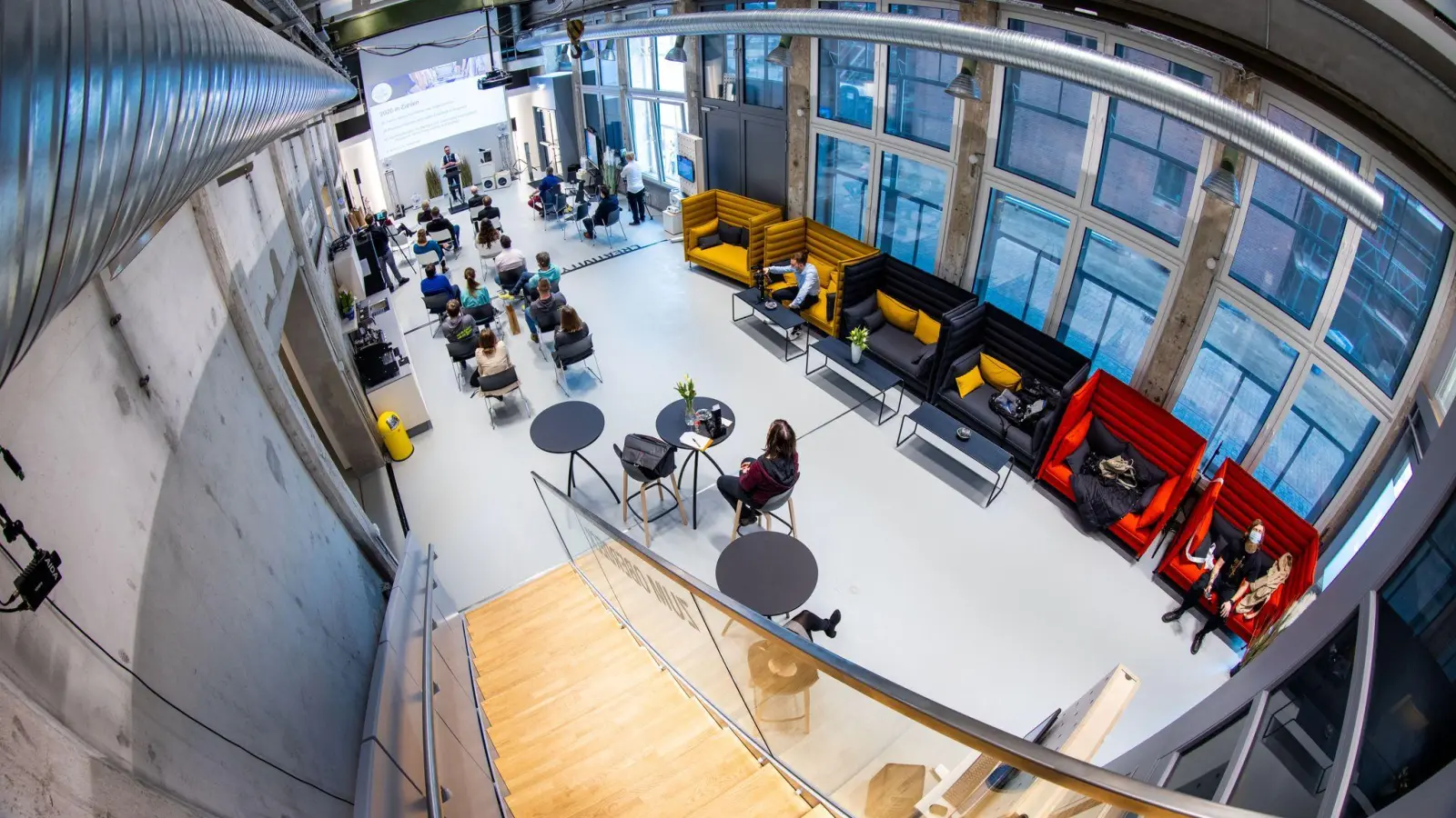 Techfirmen in Deutschland sammeln wieder mehr Geld von Investoren ein.  (Archivbild) (Foto: Jens Büttner/dpa-Zentralbild/dpa)