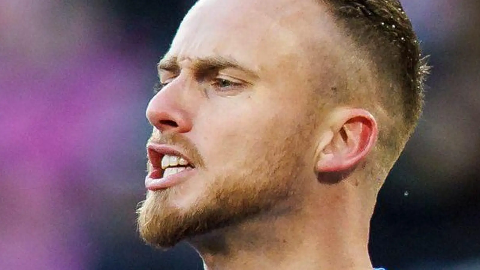 Der frühere Freiburger spielt künftig für Bayer Leverkusen (Foto: Tom Weller/dpa)