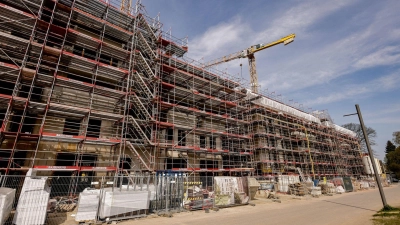 Stark gestiegene Finanzierungs- und Baukosten bremsen den Neubau in Deutschland deutlich aus. (Foto: Axel Heimken/dpa)