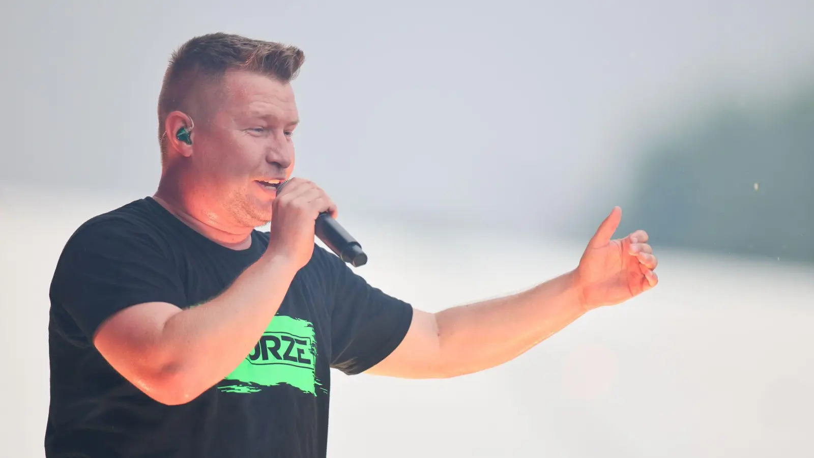 Mit „Layla“ landete er einen Nummer-Eins-Hit: Schaukelpferd-Fan Schürze. (Foto: Christoph Reichwein/dpa)