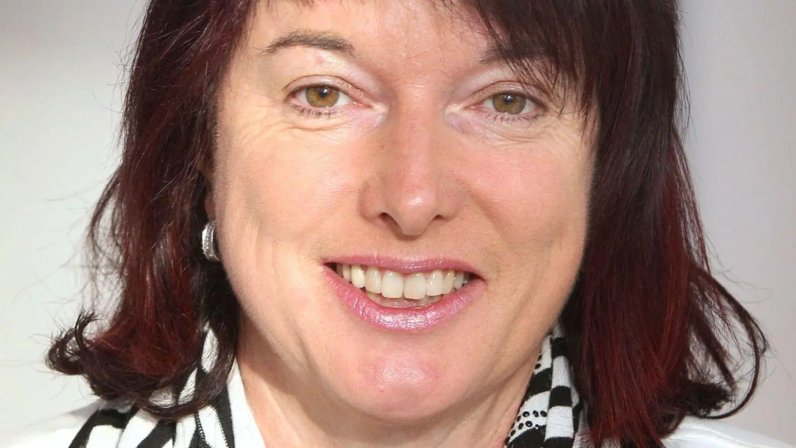 Die Ostallgäuer Landrätin Maria Rita Zinnecker (CSU), hier nach ihrer ersten gewonnen Wahl 2014, will nach zwei Amtszeiten aufhören und im Jahr 2026 nicht erneut kandidieren. (Archivbild) (Foto: picture alliance / dpa)