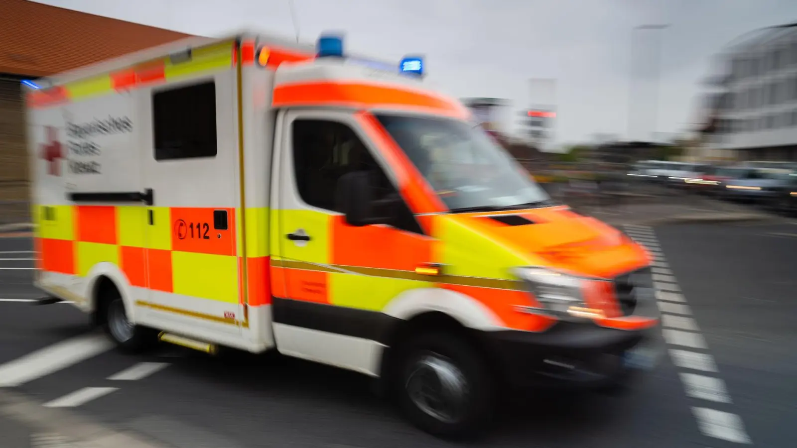 Der Junge wurde schwer verletzt in ein Krankenhaus gebracht, starb dort aber am nächsten Tag. (Symbolbild) (Foto: Nicolas Armer/dpa)