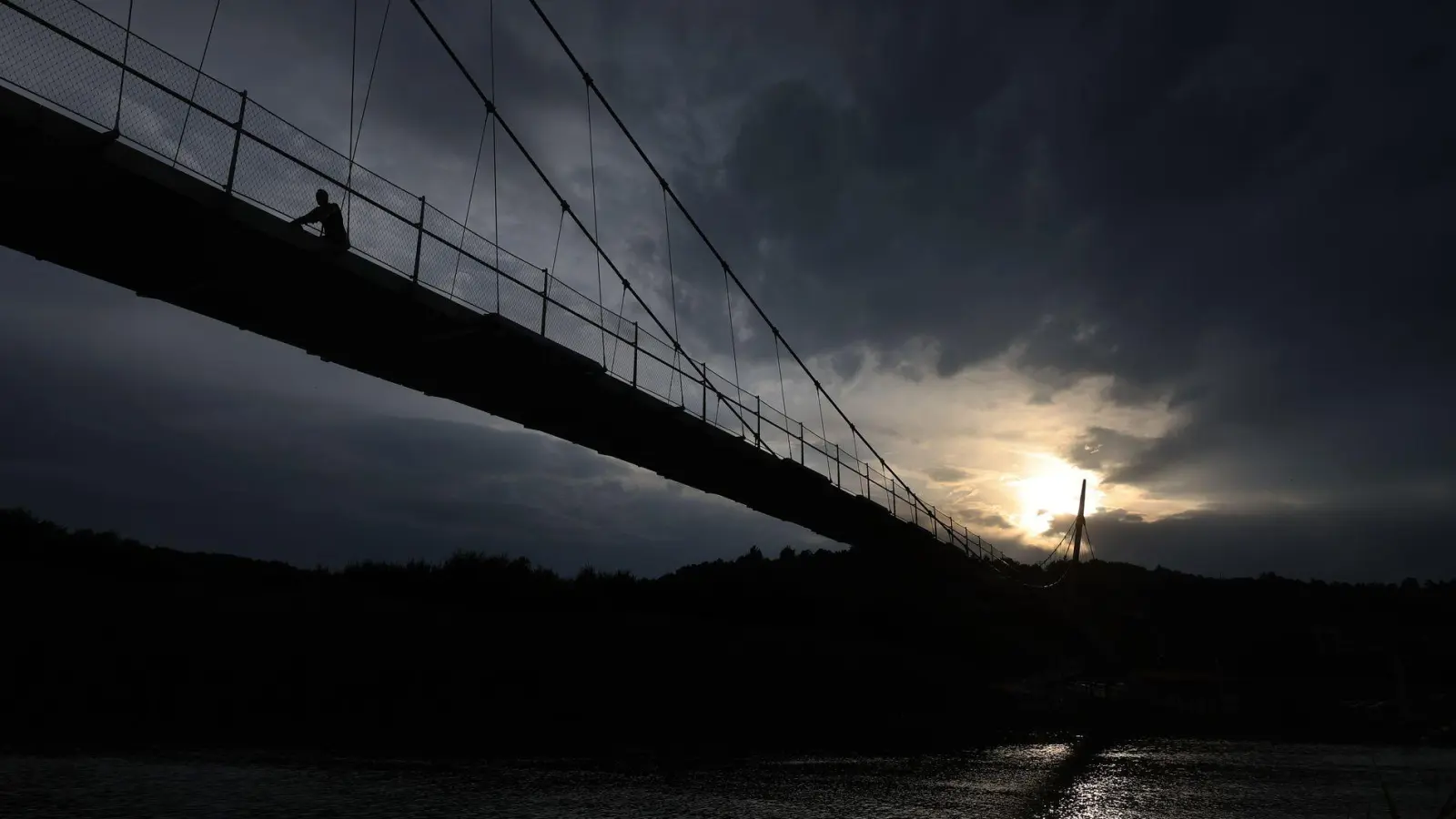In Bayern werden erneut Regen und Gewitter erwartet. (Symbolbild) (Foto: Karl-Josef Hildenbrand/dpa)