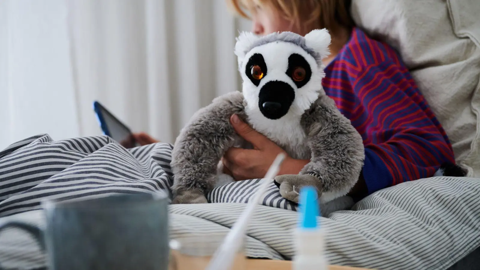 Je älter das Kind, desto schwieriger wird es, die Notwendigkeit einer persönlichen Betreuung zu begründen. (Foto: Annette Riedl/dpa/dpa-tmn)