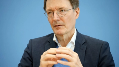 Bundesgesundheitsminister Karl Lauterbach soll im Fokus von Extremisten gestanden haben. (Foto: Carsten Koall/dpa)