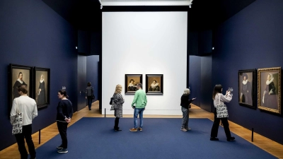 Im Amsterdamer Rijksmuseum läuft eine große Ausstrellung zu Frans Hals (1582/84-1666). (Foto: Robin Van Lonkhuijsen/anp/dpa)