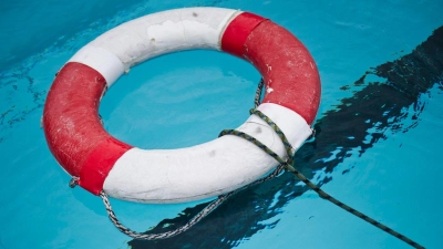 Ein deutscher Windsurfer ist am Samstag auf dem niederländischen Binnengewässer Veerse Meer ums Leben gekommen. (Foto: Ole Spata/dpa-Zentralbild/dpa)
