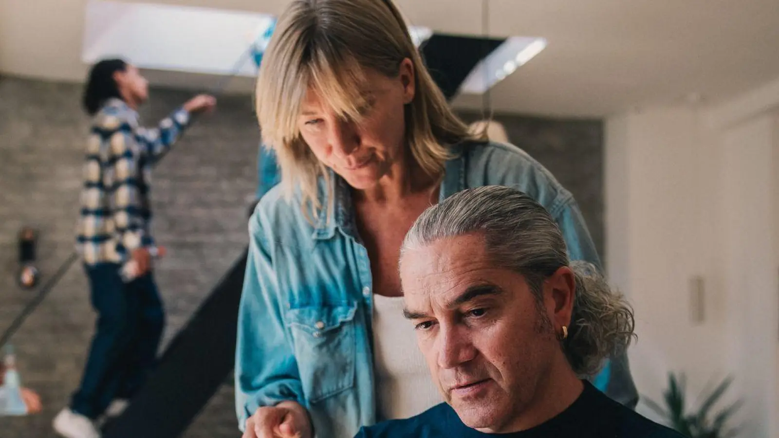 Den Partner und die Kinder für den Fall des eigenen Todes finanziell absichern? Mit einer Risikolebensversicherung kann das gelingen. (Foto: Zacharie Scheurer/dpa-tmn)