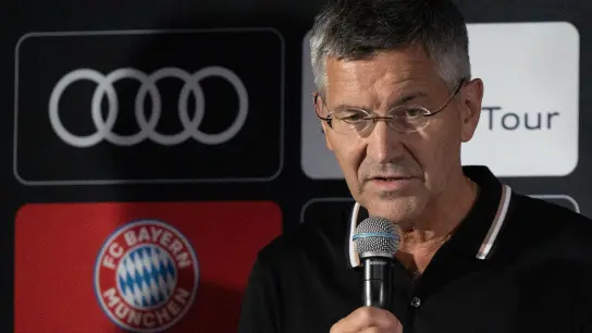 FC-Bayern-Präsident Herbert Hainer spricht. (Foto: Enrique Huaiquil/dpa)