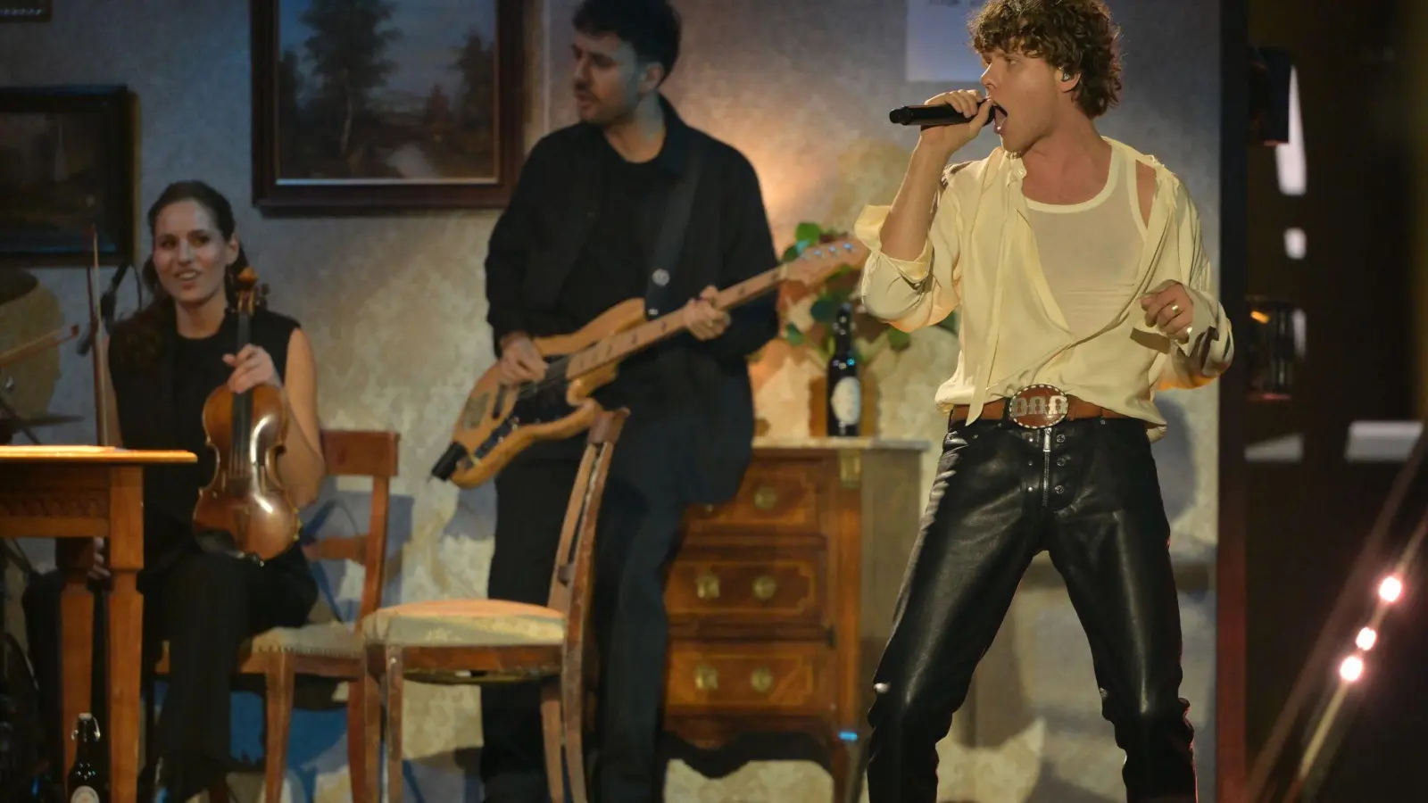 Zartmann singt, gewinnt - und wird politisch. (Foto: Peter Kneffel/dpa)