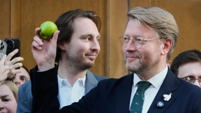 Die liberale Oppositionspartei Jabloko geht gegen ihren Ausschluss von der Parlamentswahl in Russland vor. (Archivbild) (Foto: Pavel Bednyakov/AP/dpa)