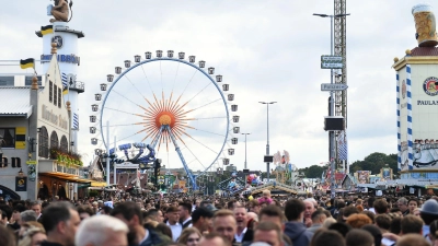 Der Gastronom Bartl hat es geschafft und bekommt einen heiß begehrten Platz auf dem Oktoberfest. (Archivbild) (Foto: Felix Hörhager/dpa)