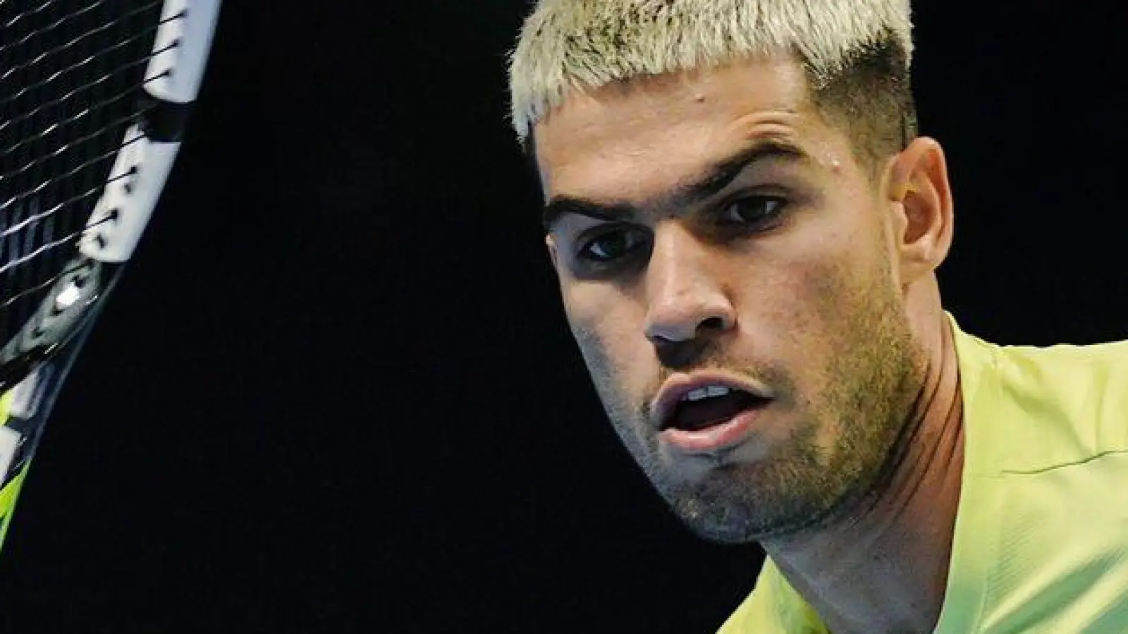 Carlos Alcaraz gewinnt sein Auftaktmatch bei den ATP Finals. (Foto: Marco Alpozzi/LaPresse via ZUMA Press/dpa)