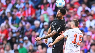 In der Vorsaison erzielte Tim Kleindienst (links) 16 Bundesliga-Tore, diese Saison kam er in der Liga erst auf zwei Kurzeinsätze. (Archivbild) (Foto: Tom Weller/dpa)