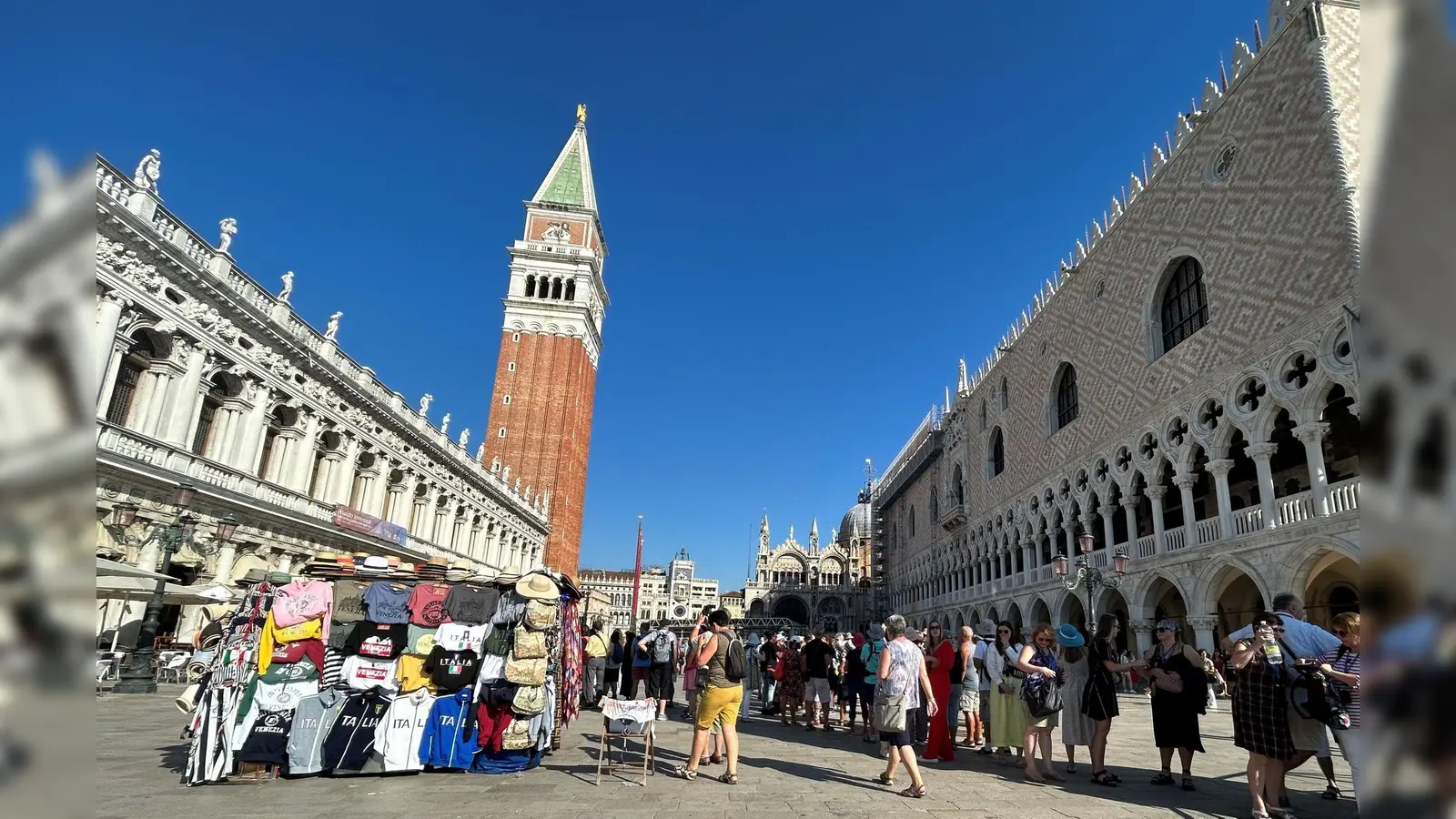 Venedig kostet für Tagesbesucher jetzt wieder Eintritt. (Archivbild) (Foto: Christoph Sator/dpa)