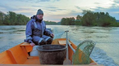 Setzt sich für den Schutz der Donau ein: Fischer Lothar Ziegler. (Foto: Karin Willen/dpa-tmn)