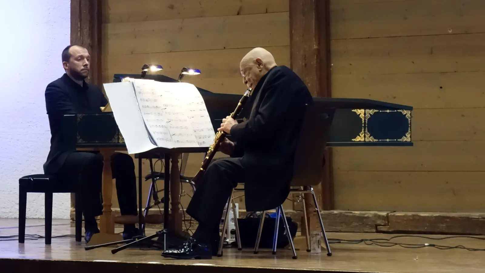 Machten auf ihrer „Friendship-Worldtour“ Station in Rothenburg: der Cembalist Vytis Šakūras und der Klarinettist Giora Feidman. (Foto: Marion Etienne)