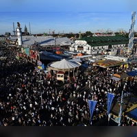 Der Andrang beim Oktoberfest ist besonders an den Wochenenden groß. (Archivbild) (Foto: Felix Hörhager/dpa)