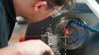 Ein Ausbildungswechsel ist nach der Probezeit nur mit Aufhebungsvertrag oder nach fristloser Kündigung aus wichtigem Grund möglich. (Foto: Marcus Brandt/dpa/dpa-tmn)